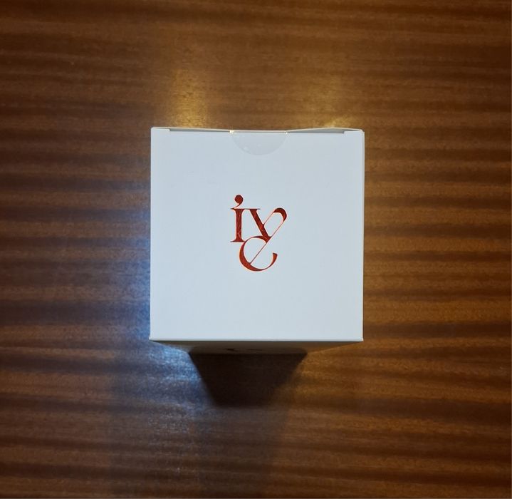 Чисто нов! Официален lightstick на IVE