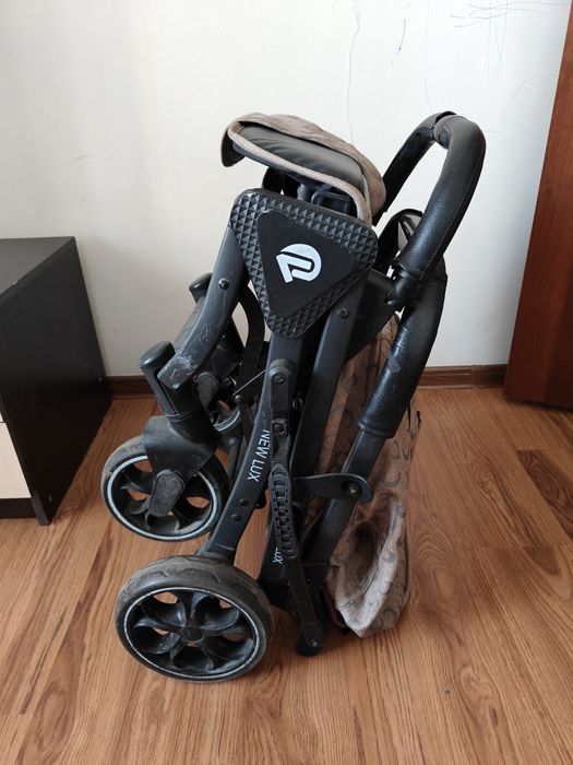 Коляска прогулочная