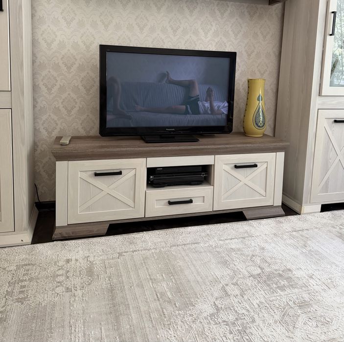 Продам телевизор Panasonic 106 см
