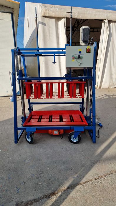 Promotie Presa/ Masina mobila boltari beton, boltari fundatie, boltari stalp -model SMART