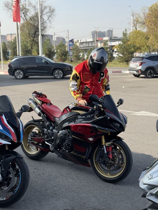 Не срочно!  Продаётся Yamaha R1 сделано 2014 restyling прошиттый