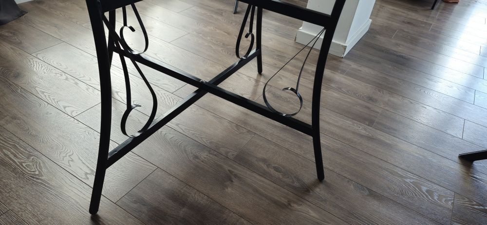 Трапезна кръгла маса