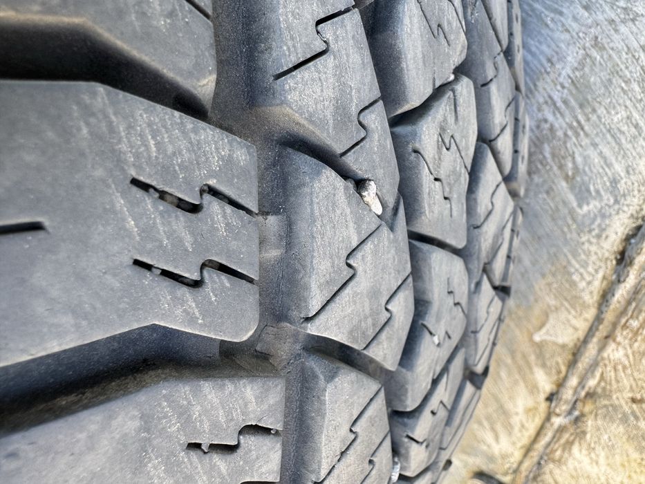 Продам комплект Triangle 292 235/60 r18