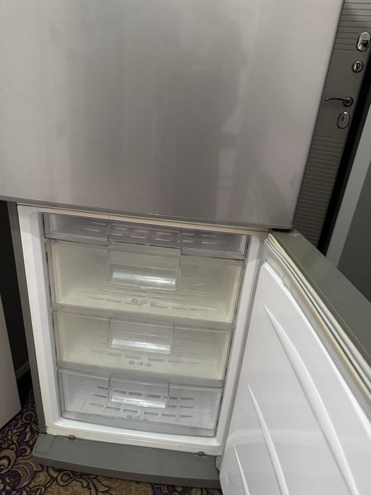 Холодильник LG б/у