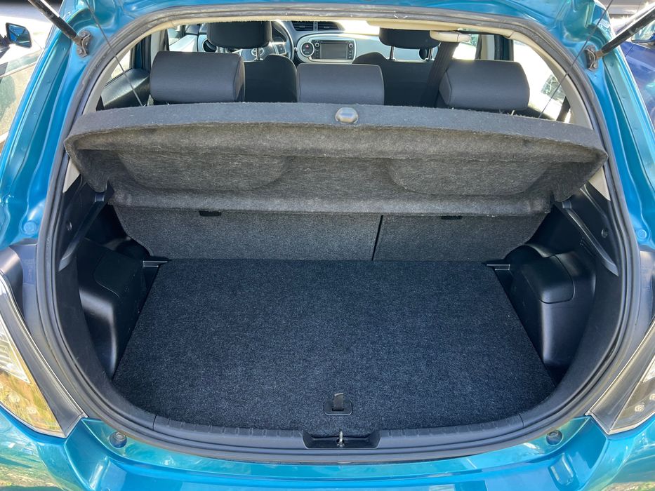 2012 Toyota Yaris hybrid
