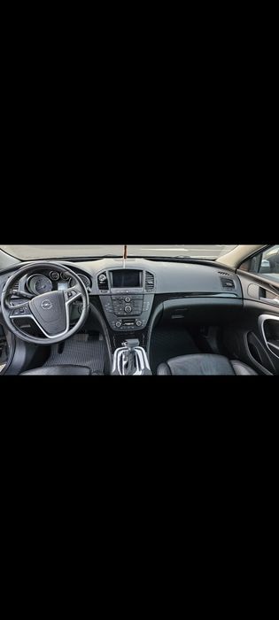 Vând Opel Insignia