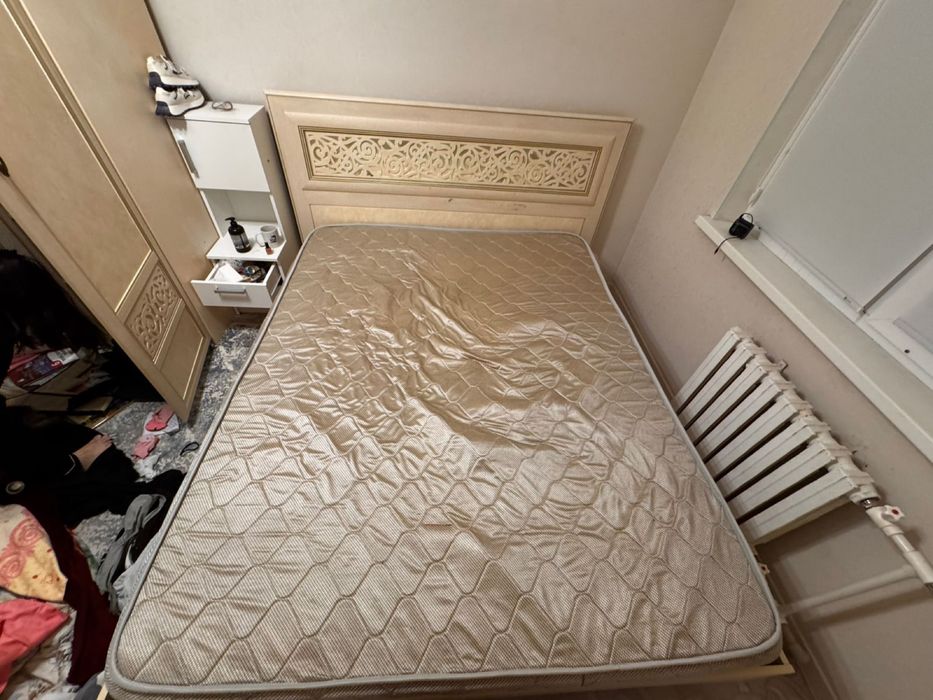 Кровать для спальни