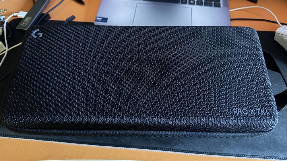 Logitech Pro X TKL Lightspeed 1 година гаранция