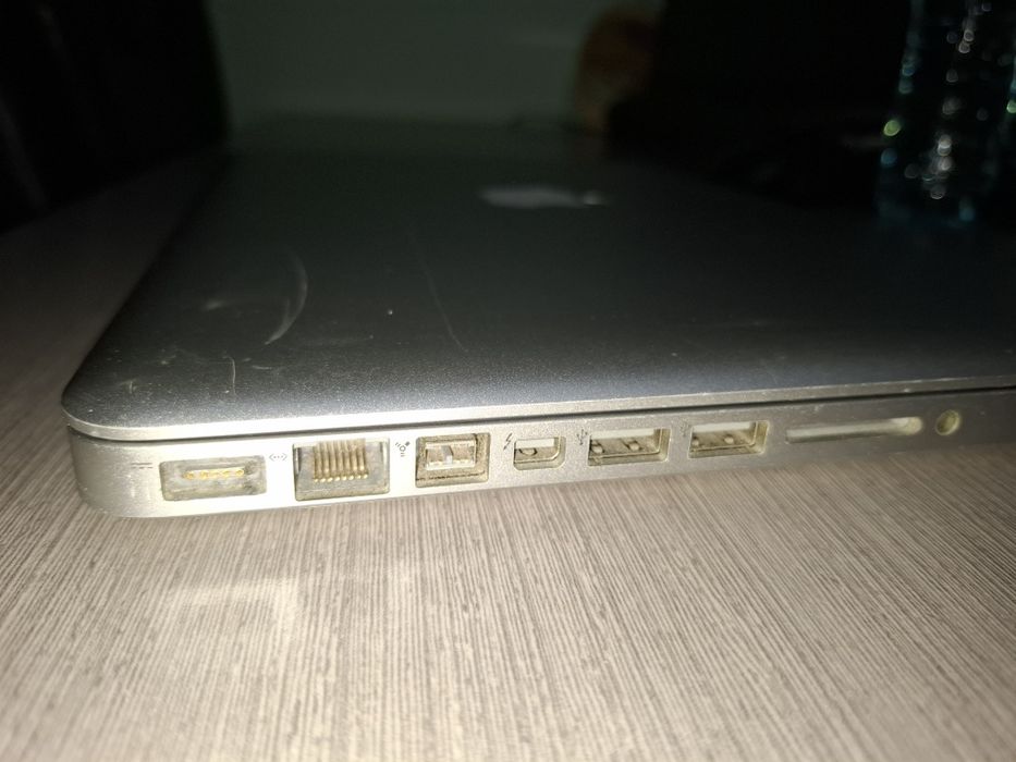 Laptop Apple MacBook Pro 13 inchi
