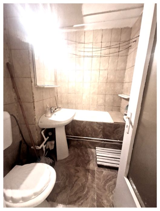 Vand apartamebt cu 2 camere