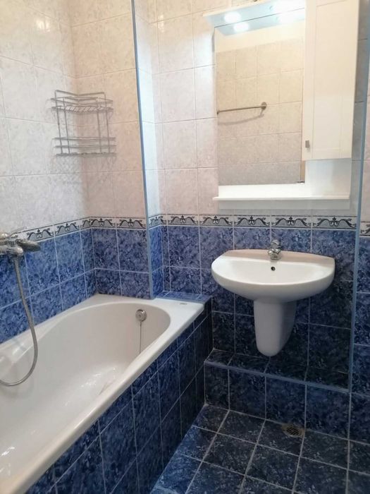 Дава се под наем Тристаен апартамент в Пловдив, Център - 100 кв.м за 459 € - Снимка #2