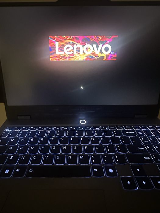 Lenovo LOQ 15IRX9 – i7 gen 13 / 24 gb RAM / RTX 4060 8GB / 1TB ssd