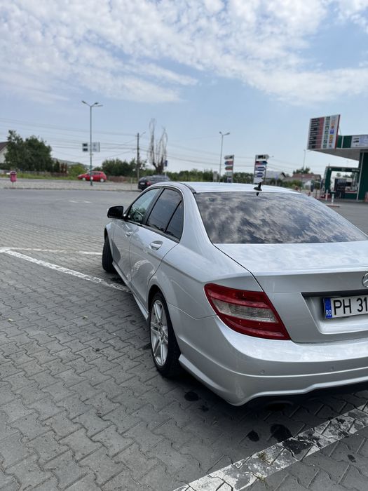 Vând Mercedes C class 2.2 CDI W204 170cp an 2007