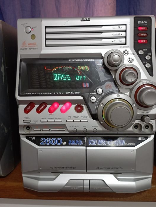 Muzikalni sentir JVC sotiladi