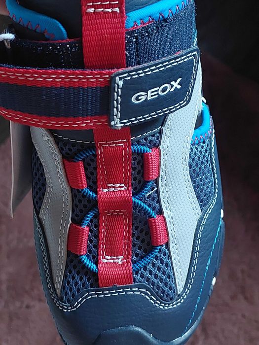 Босоножки Geox 24,7 см размер 38 на широкую стопу.Новые с Европы