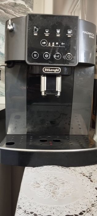 Aparat de cafea DELONGHI