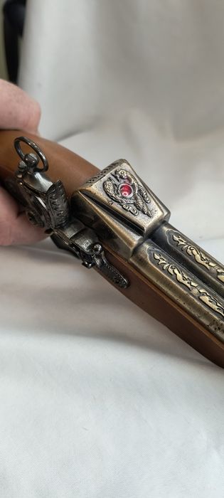 Кремъчен пистолет за украса и декорация