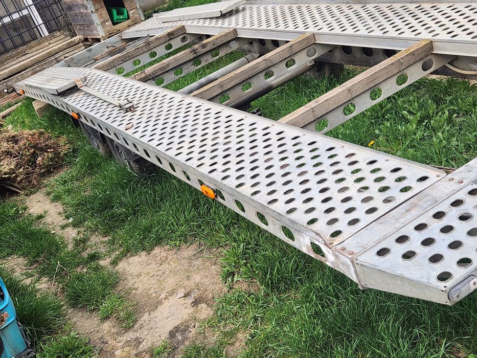 Vând remorcă auto Wapp două poziții lungime 9 metri  totul funcționabil