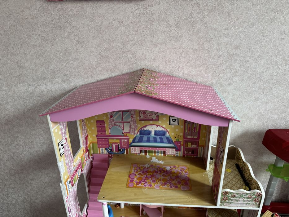 Кукольный домик из дерева