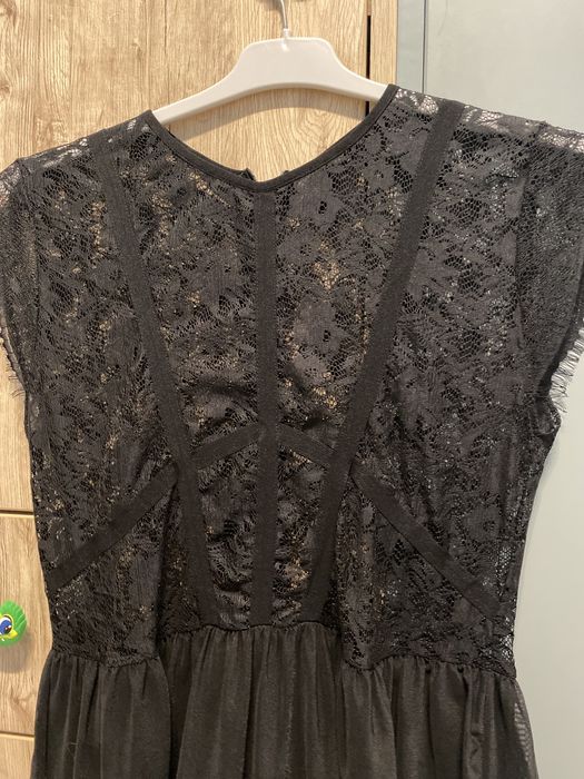 Rochie Reserved L( pretabila S-M-L) dantelata