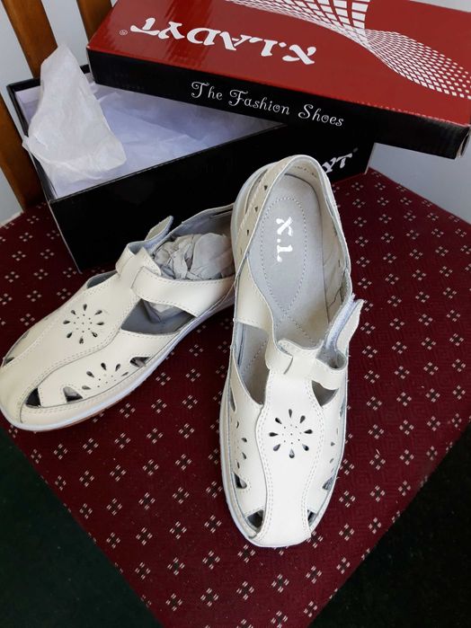 Босоножки женские