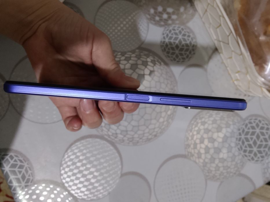 Продам телефон vivo y21