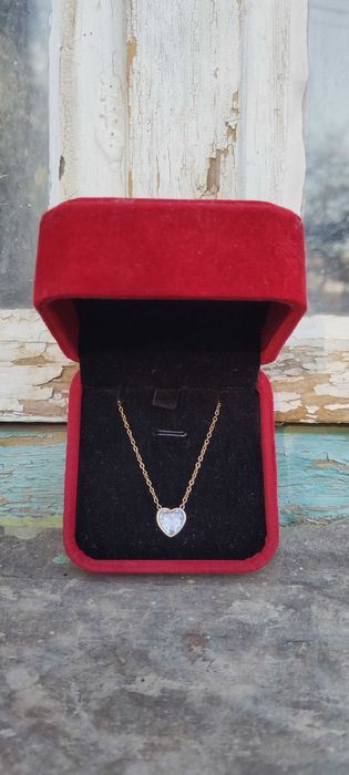 Елегантни колиета със сърце