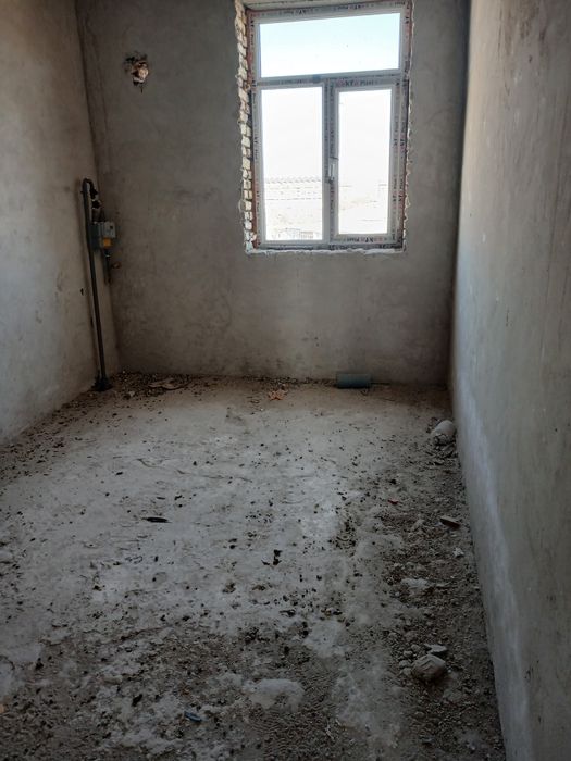 2 хонали 12 иктисослашган мактаб ёнида