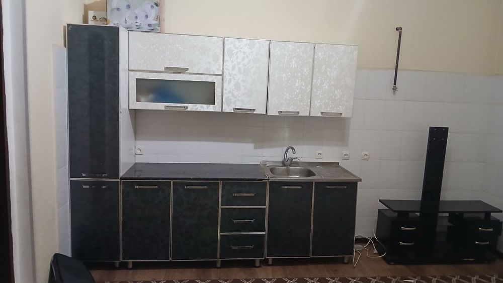 Chiroyli ko'rinishdagi oshxona mebeli