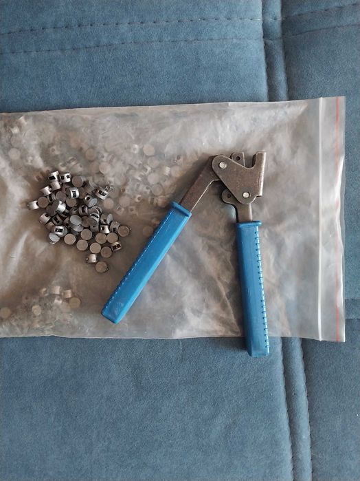 Пломбиратор с пломбами.