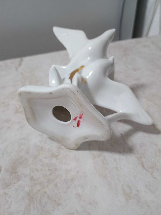 Bibelou portelan figurina decorativa anii 80 pasari in zbor colectie