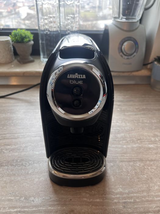 Vand doua espressoare- Lavazza Blue LB300+Dolce Gusto Krups
