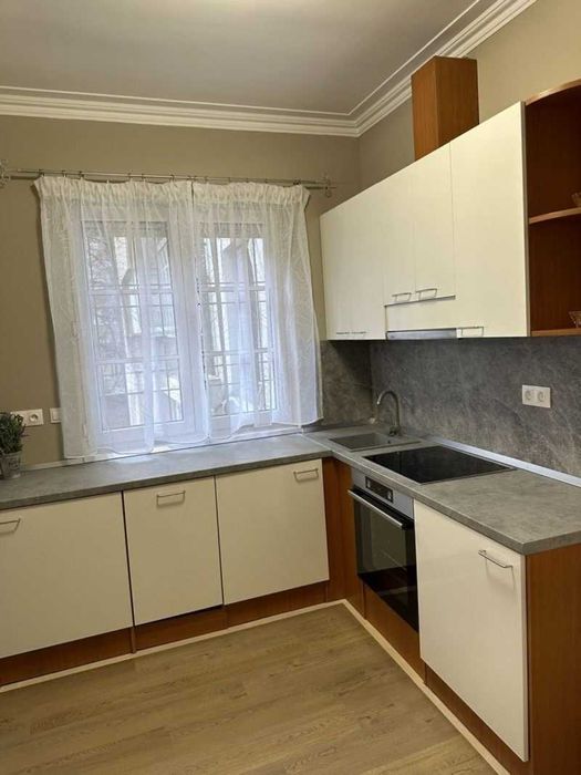 Дава се под наем Двустаен апартамент в София, Изток - 65 кв.м за 499 € - Снимка #2
