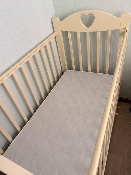 Продам детскую кроватку