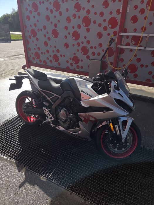 Suzuki GSX 8R  abs