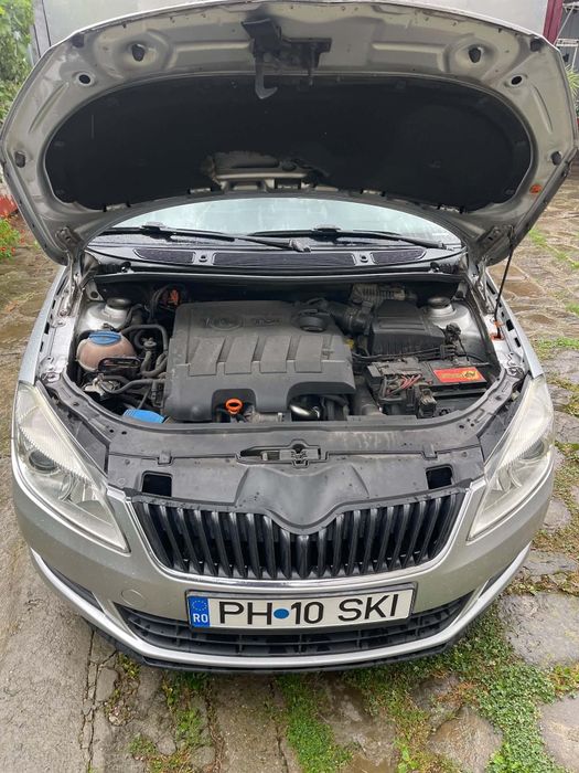 Vând Skoda Fabia