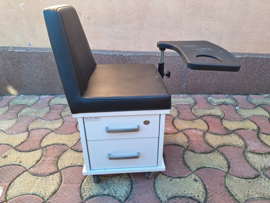 Ucenic Manichiură Alpeda Pro Nail Service