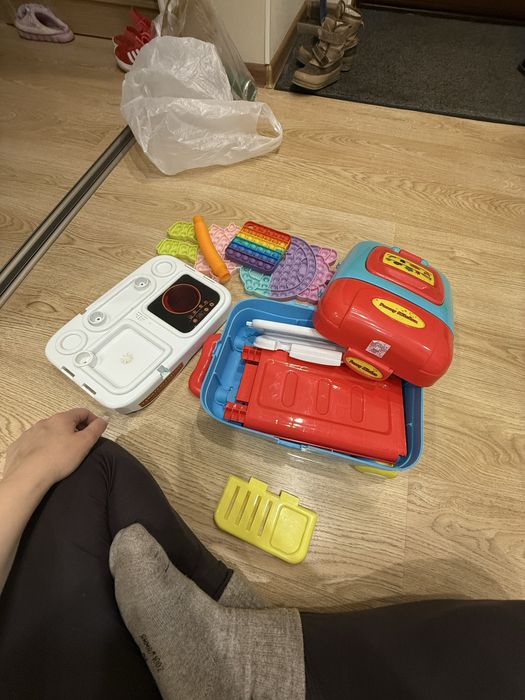 Игрушка торт и кухня  чемодан