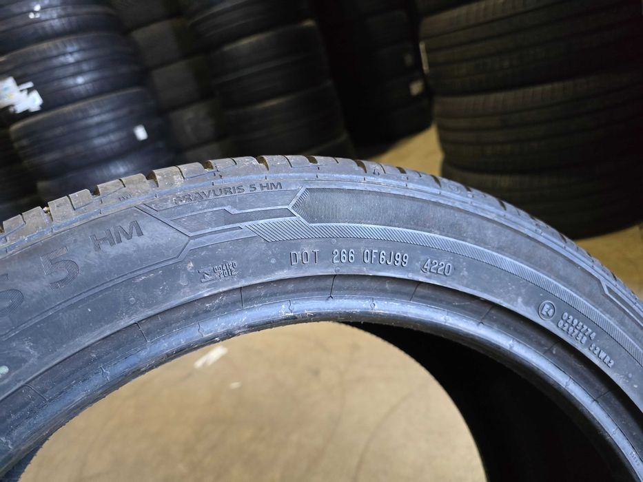 255/45/20 BARUM 2бр