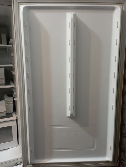 Продается б/у холодильник Samsung