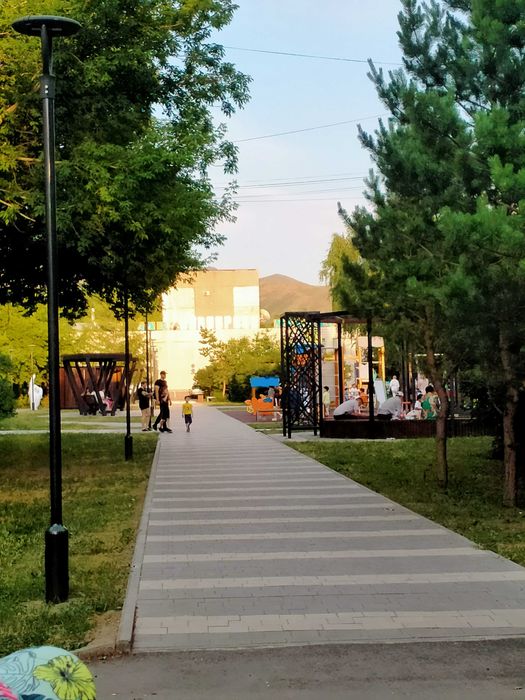 Продам 4-х комн.район Пристани,2/5 эт..