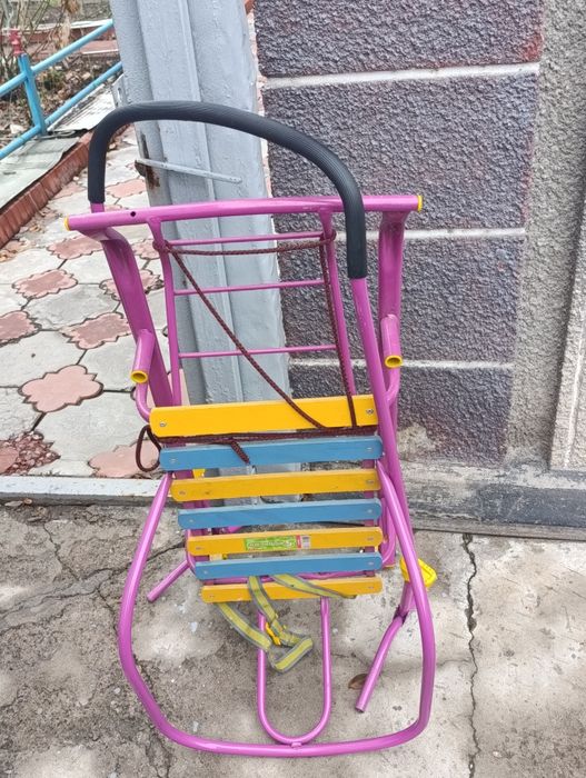 Продам санки в хорошем состоянии