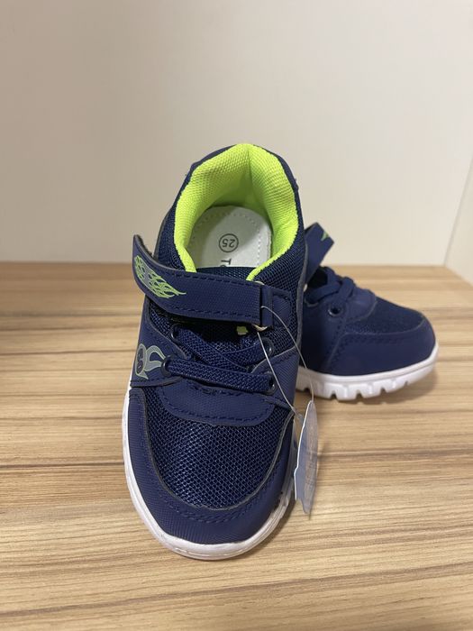 Кросовки на мальчика