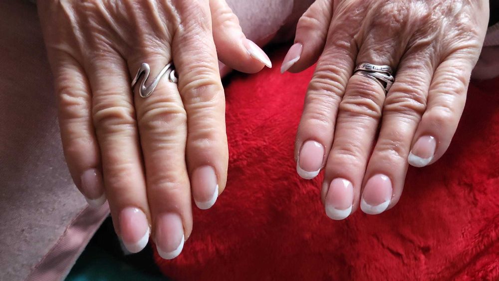 Unghii cu gel pret 80 lei sector 5, teius rezidence