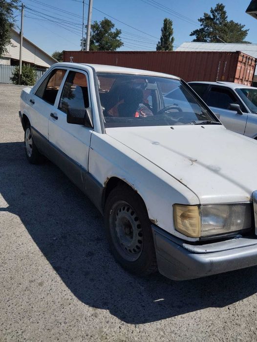 Продам машину Mercedes 190