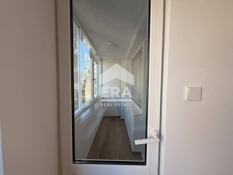 Стилен четиристаен обзаведен  апартамент след основен ремонт за продаж