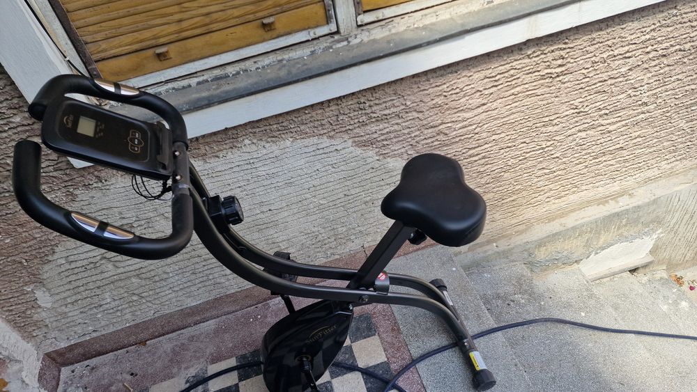 Vând bicicletă medicinală fitness