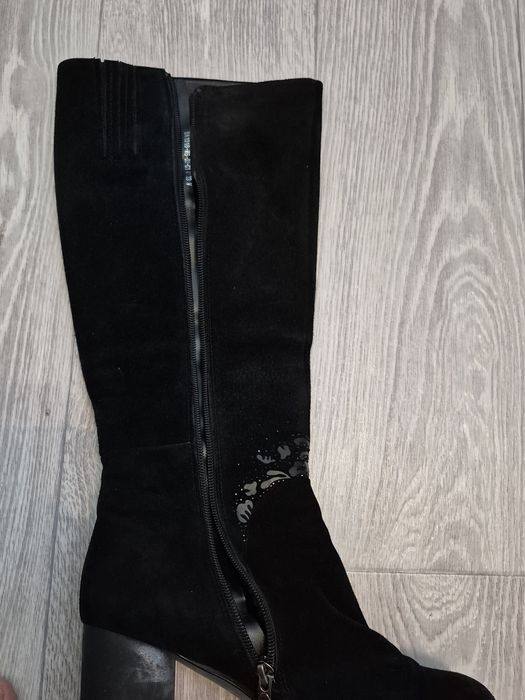 Зимние замшевые сапоги