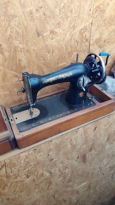 Швейная машинка в