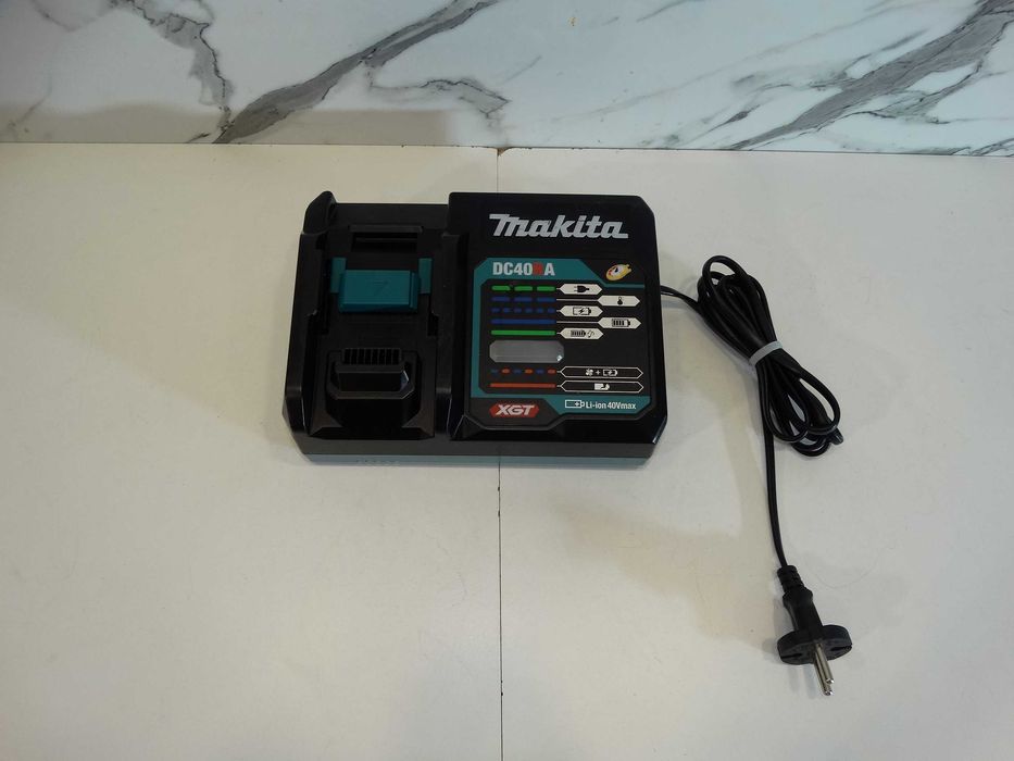 Makita DC 40 RA - Бързо зарядно устройство XGT / 40 V